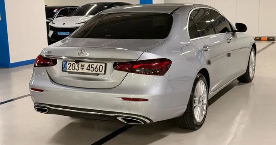 Mercedes-Benz E-Class 