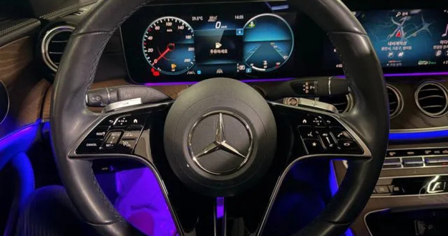 Mercedes-Benz E-Class 