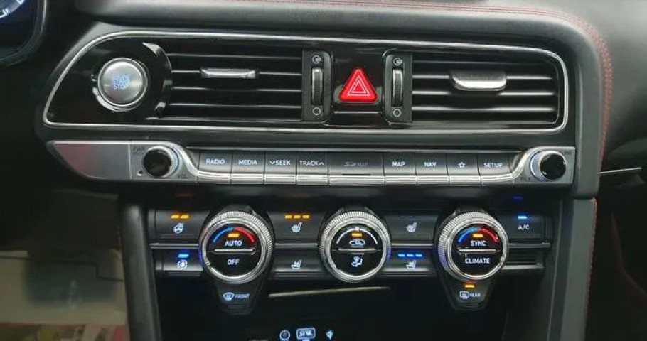 Genesis G70 