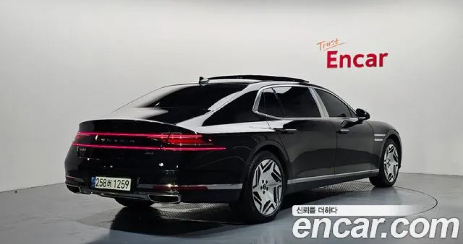 Genesis G90 