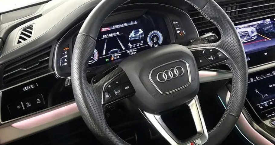 Audi Q7 