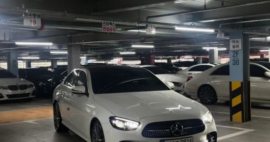 Mercedes-Benz E-Class 