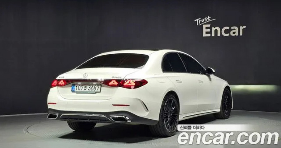 Mercedes-Benz E-Class 