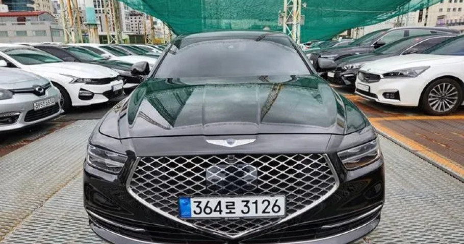 Genesis G90 