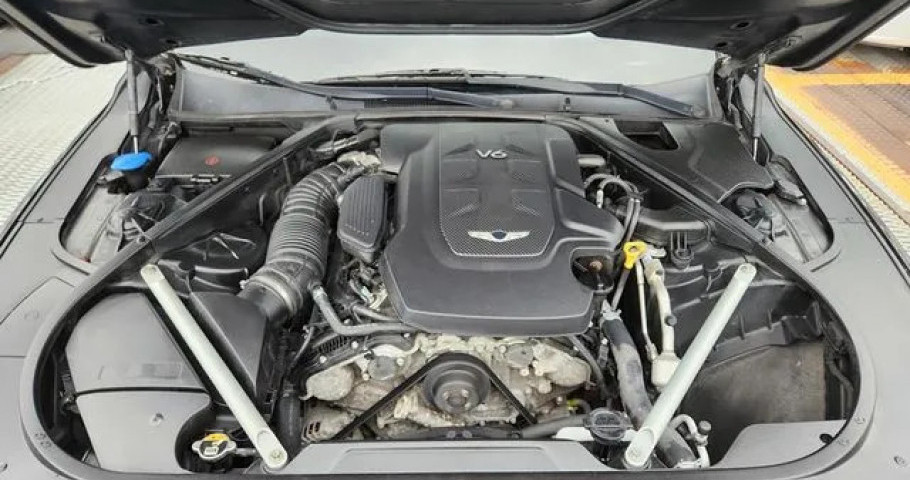 Genesis G90 