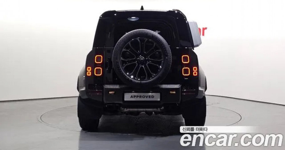 Land Rover Defender 