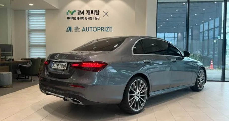 Mercedes-Benz E-Class 
