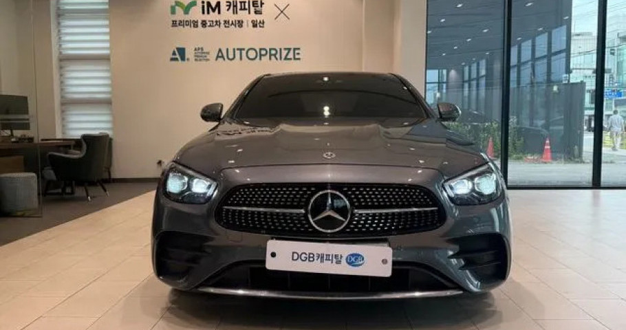 Mercedes-Benz E-Class 