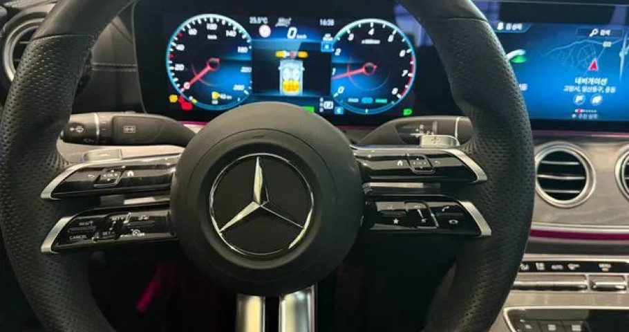 Mercedes-Benz E-Class 