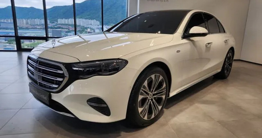 Mercedes-Benz E-Class 