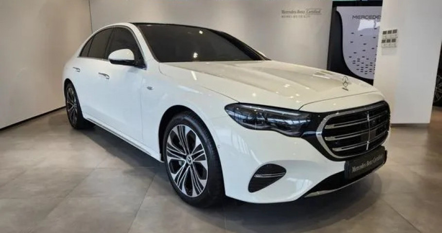Mercedes-Benz E-Class 