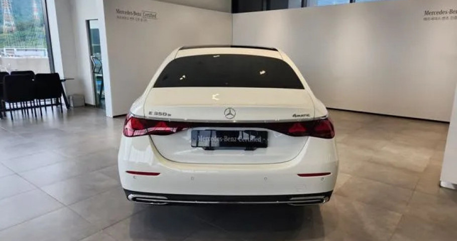 Mercedes-Benz E-Class 