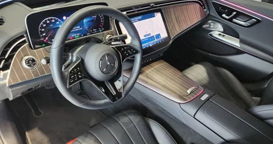 Mercedes-Benz E-Class 