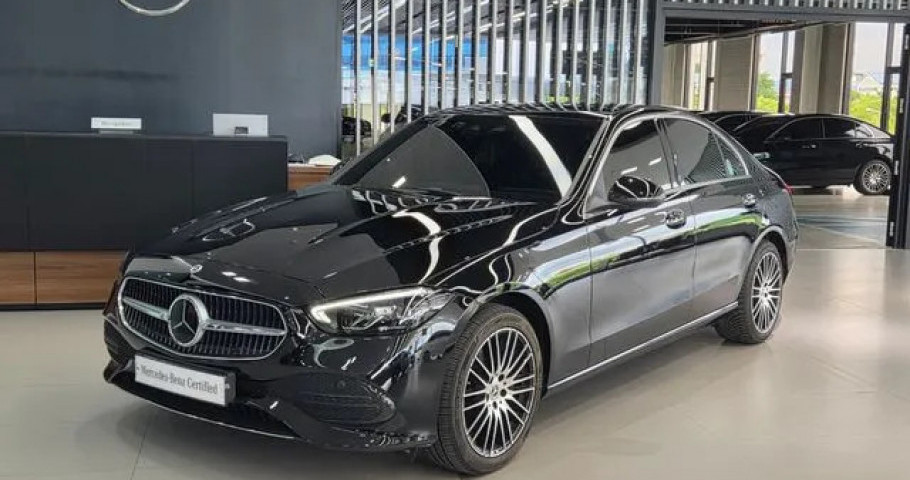 Mercedes-Benz C-Class 