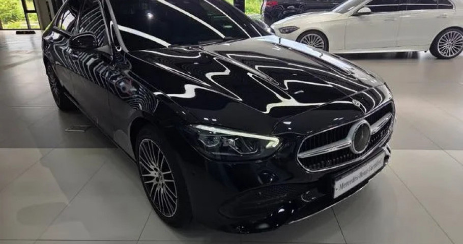 Mercedes-Benz C-Class 