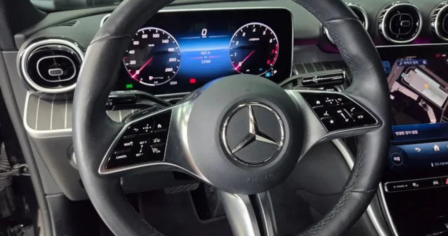 Mercedes-Benz C-Class 