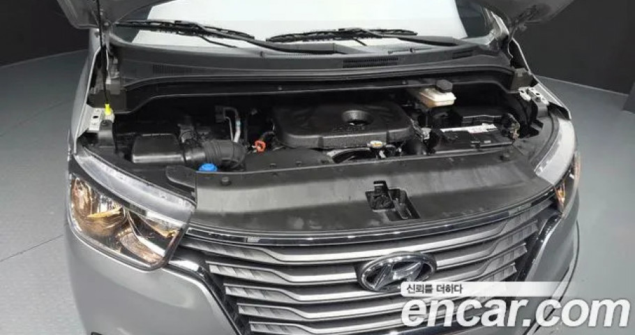 Hyundai Starex 