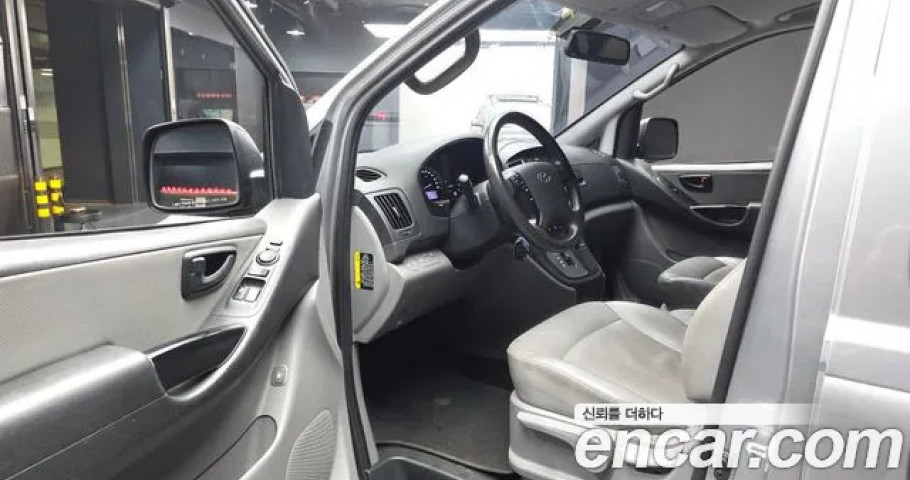Hyundai Starex 
