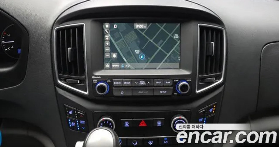 Hyundai Starex 