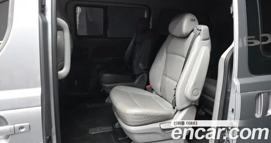 Hyundai Starex 