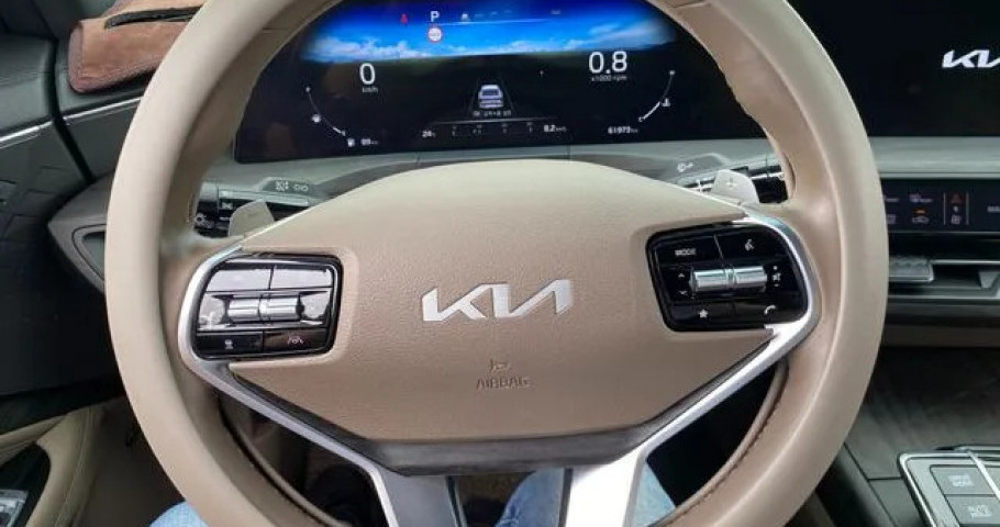 Kia K8 