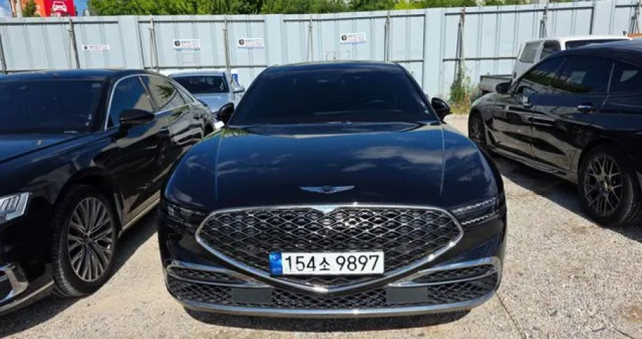 Genesis G90 