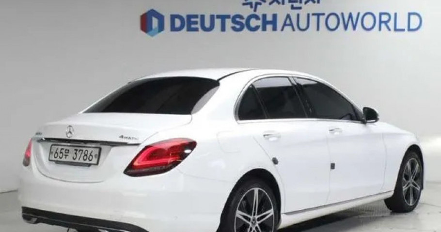 Mercedes-Benz C-Class 