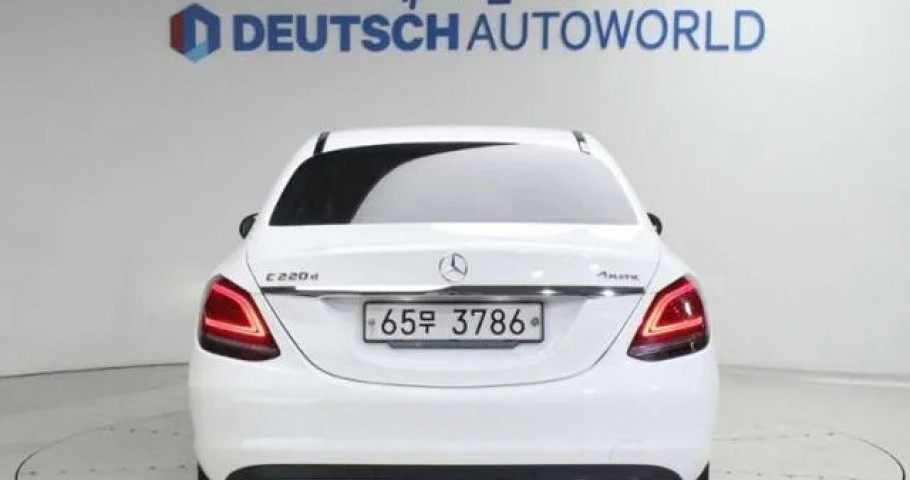 Mercedes-Benz C-Class 