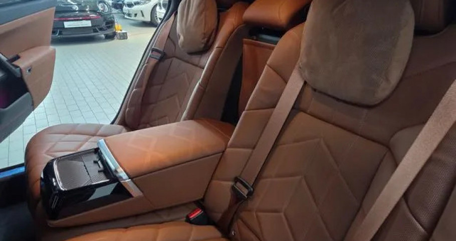 Bmw 7-Series 