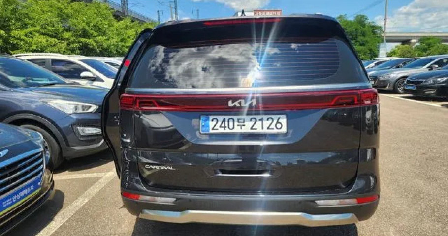 Kia Carnival 