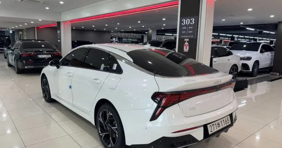 Kia K5 