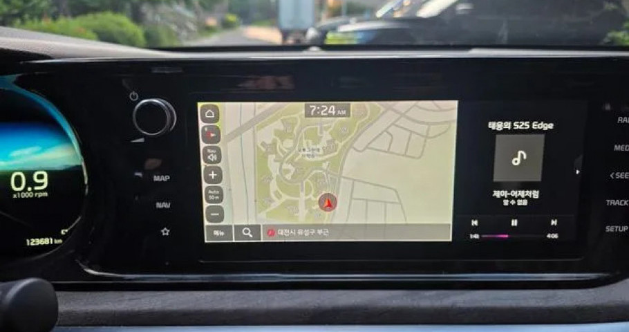 Kia K5 