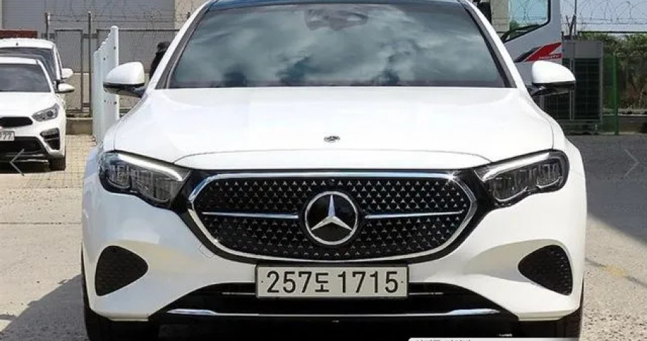 Mercedes-Benz E-Class 