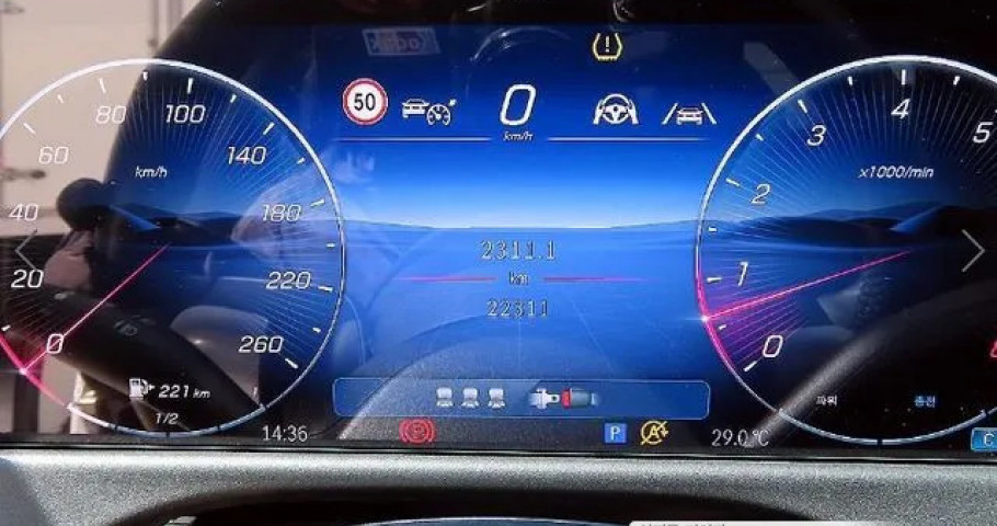 Mercedes-Benz E-Class 