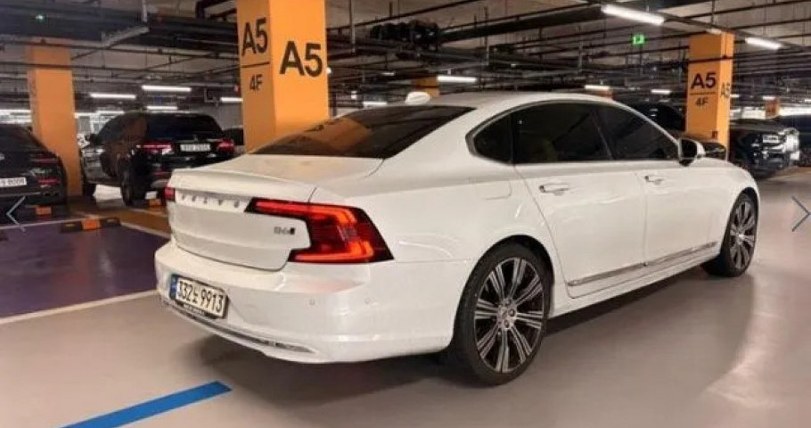 Volvo S90 
