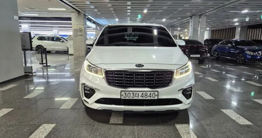 Kia Carnival 