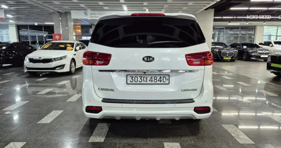 Kia Carnival 