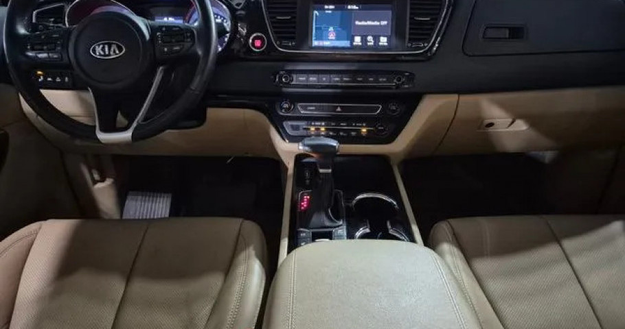Kia Carnival 