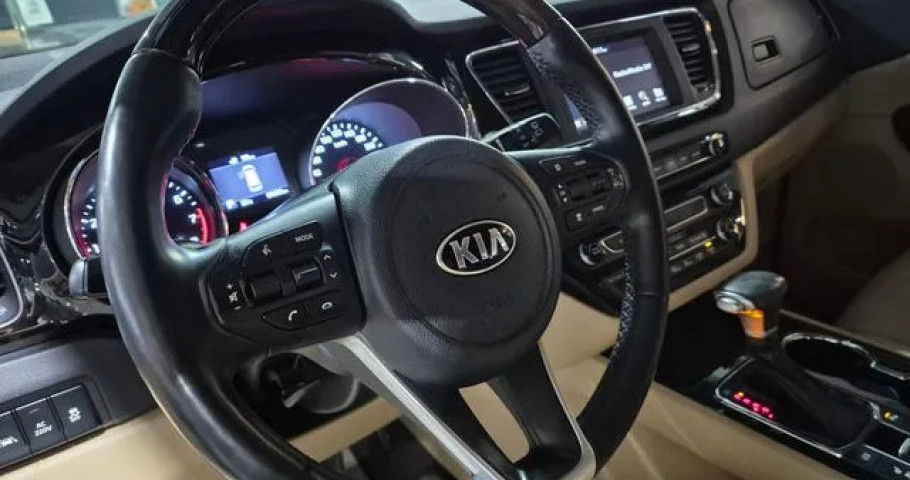 Kia Carnival 