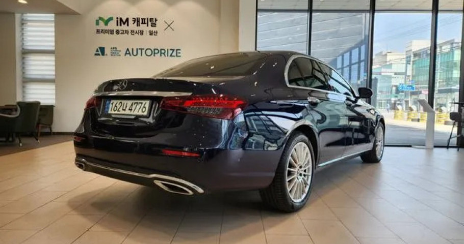 Mercedes-Benz E-Class 