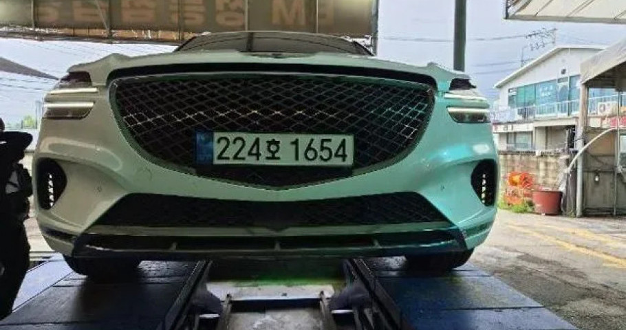 Genesis Gv70 