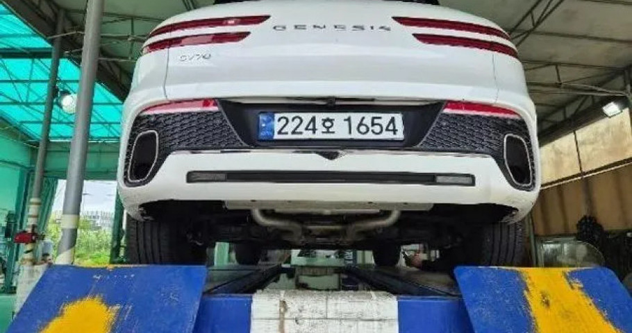 Genesis Gv70 