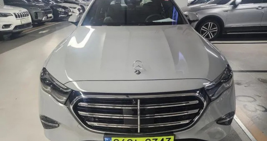 Mercedes-Benz E-Class 