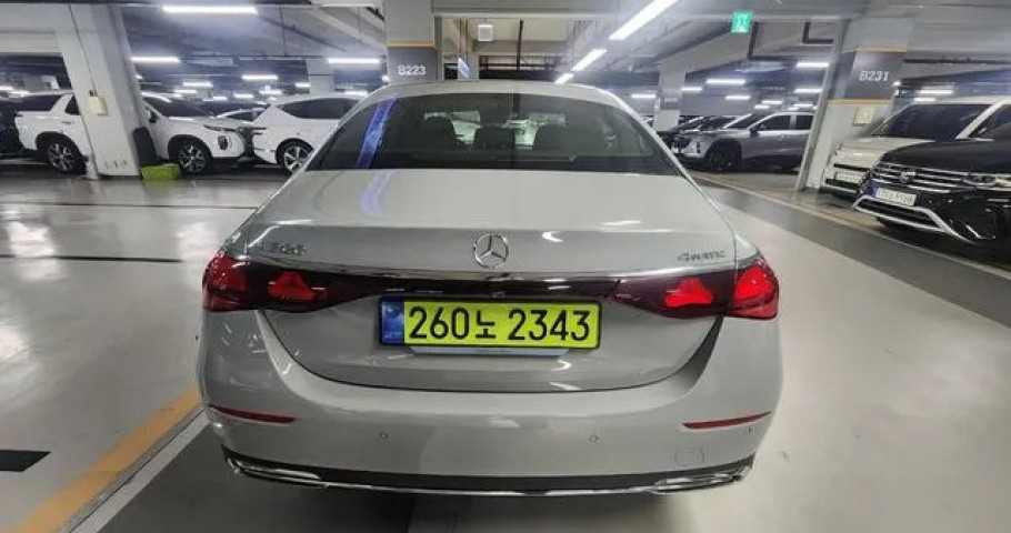 Mercedes-Benz E-Class 