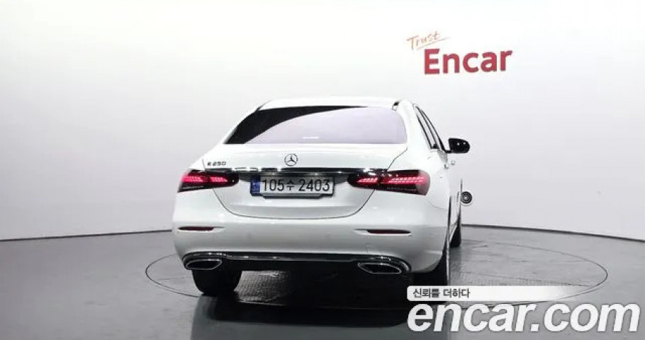 Mercedes-Benz E-Class 