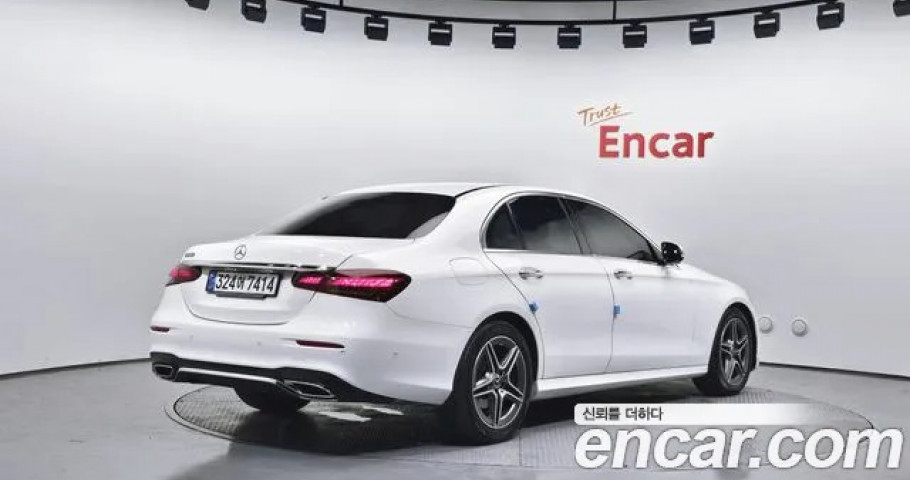 Mercedes-Benz E-Class 