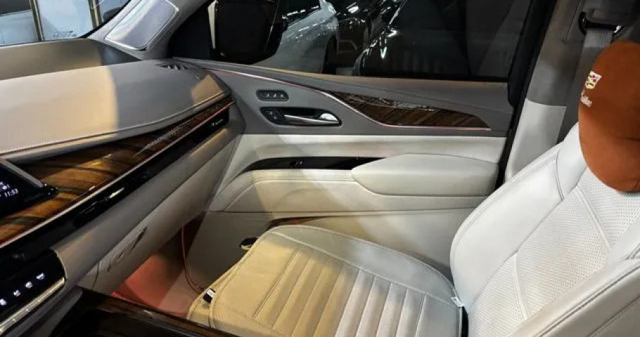 Cadillac Escalade 