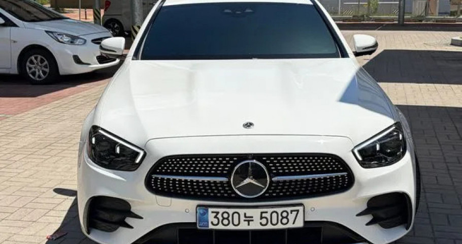 Mercedes-Benz E-Class 