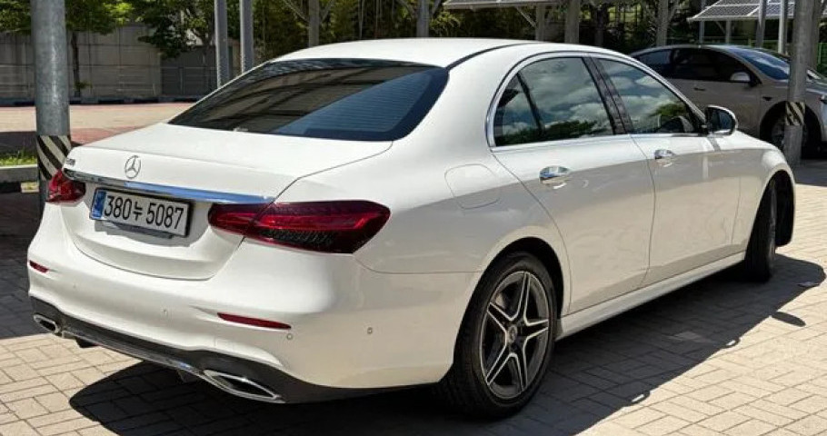 Mercedes-Benz E-Class 