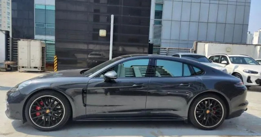 Porsche Panamera 